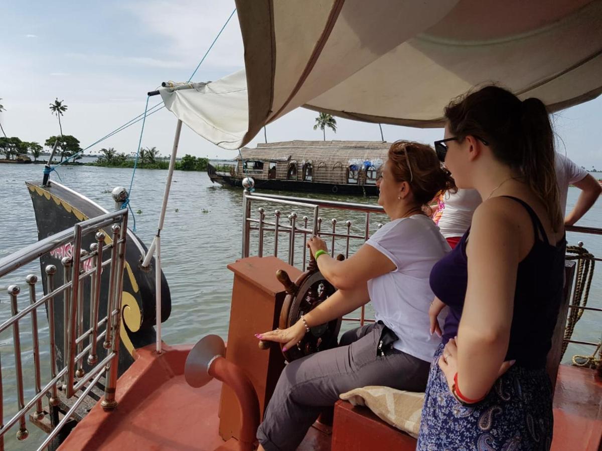 Hotel Vaishnav Tours Alappuzha Exteriér fotografie