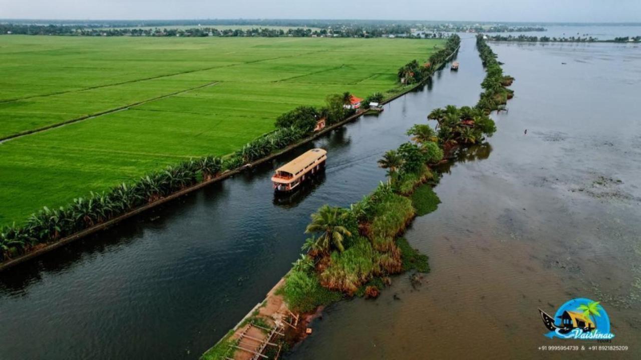 Hotel Vaishnav Tours Alappuzha Exteriér fotografie