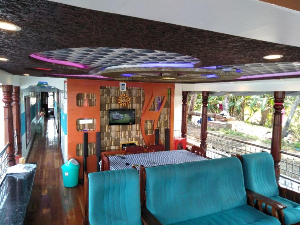 Hotel Vaishnav Tours Alappuzha Exteriér fotografie