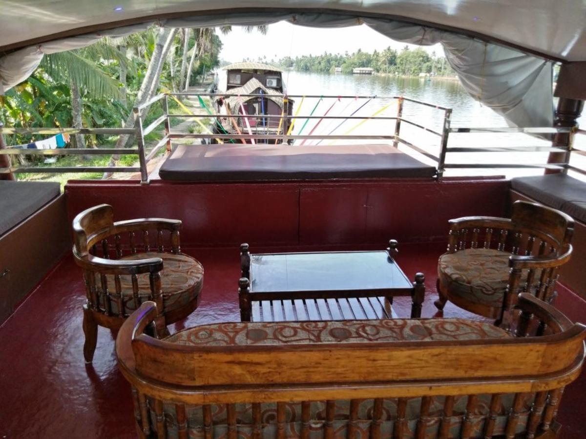 Hotel Vaishnav Tours Alappuzha Exteriér fotografie