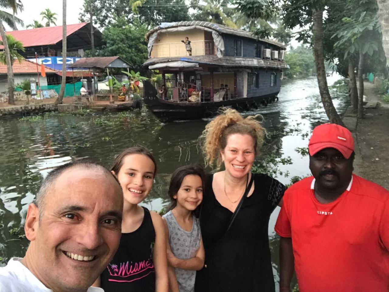Hotel Vaishnav Tours Alappuzha Exteriér fotografie